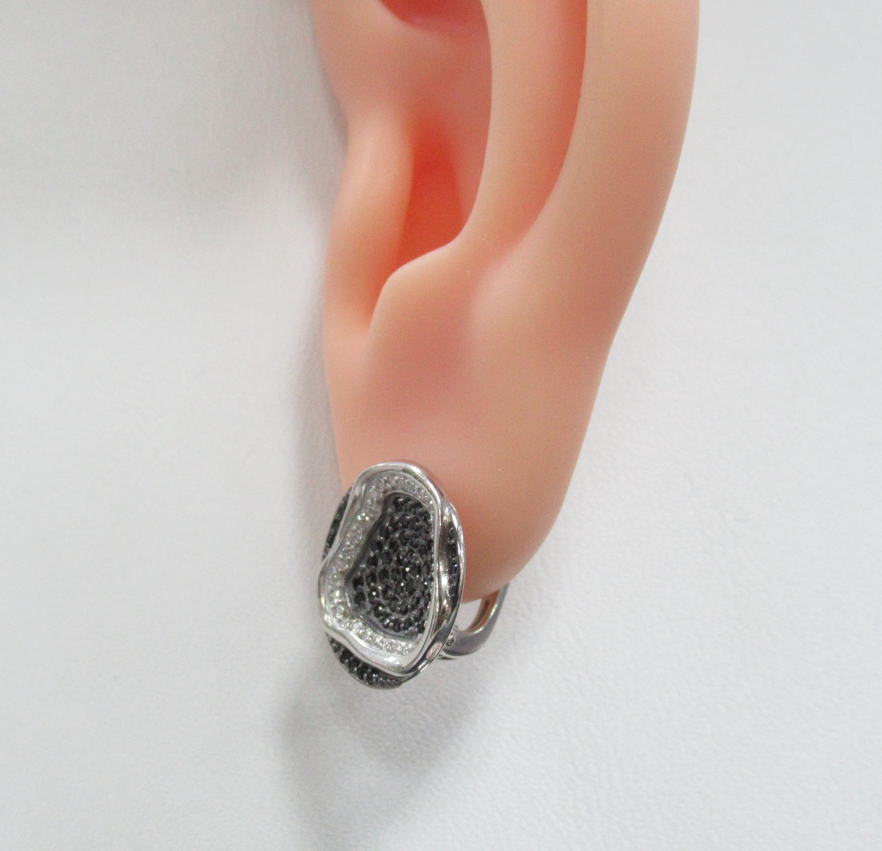 Серебряные серьги со шпинелью